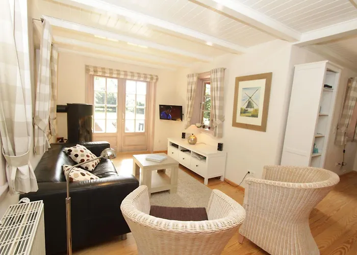 Kliff-hues * Nieblum