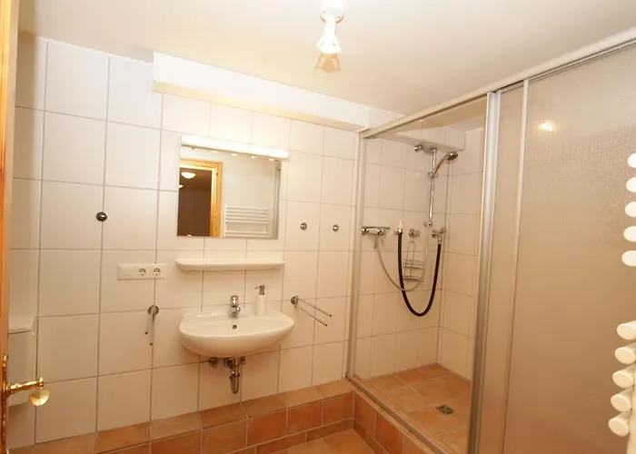 Kliff-hues * Nieblum